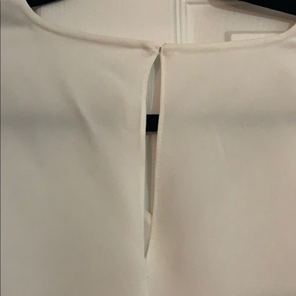 Ramy Brook NY White blouse w/ detailed bell sleeve - Picture 11 of 12